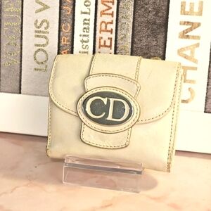 🇮🇹Christian Dior CD Logo Plate Vintage Ivory Compact Wallet- Chic & Iconic 💥